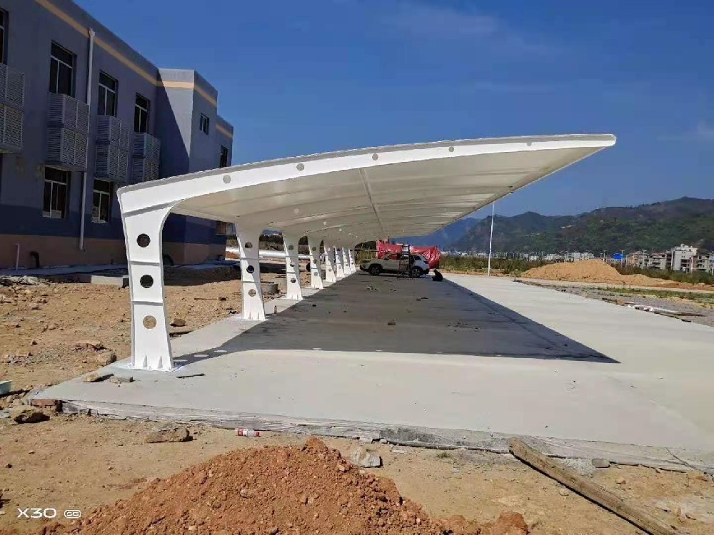 膜结构汽车停车棚